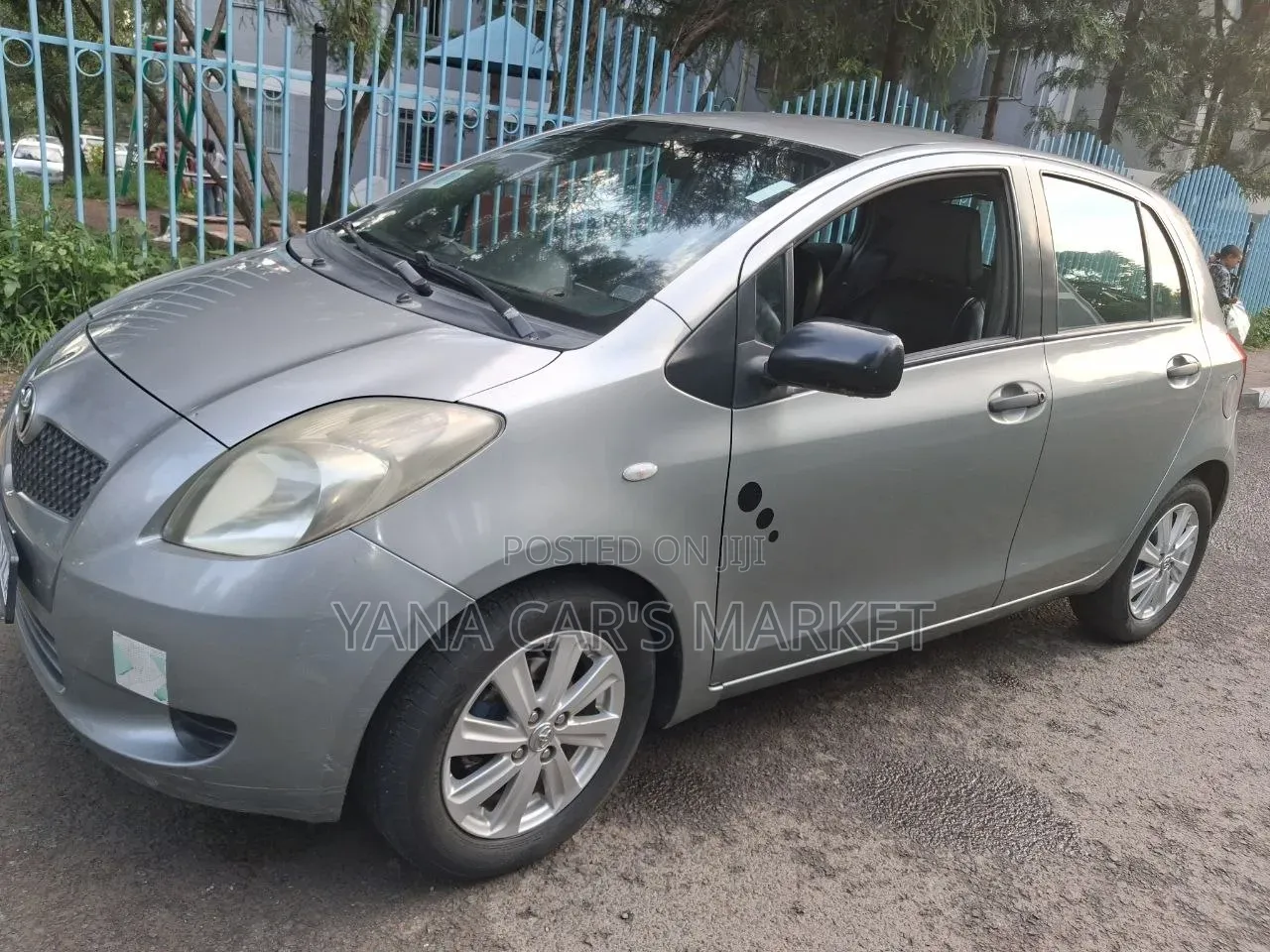 Toyota Yaris 2009 Gray