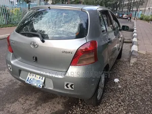 Toyota Yaris 2009 Gray