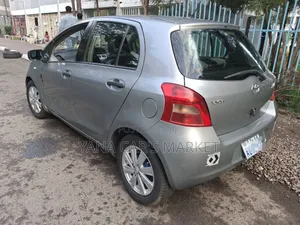 Toyota Yaris 2009 Gray