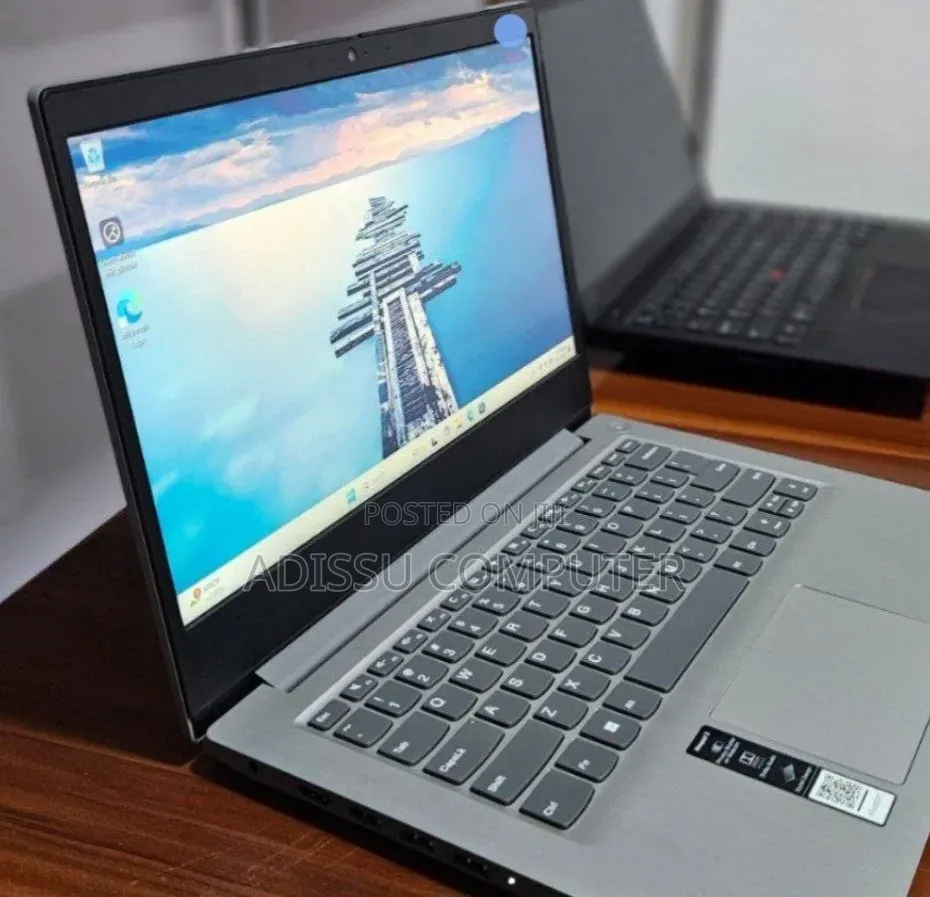 New Laptop Lenovo Legion 5 8GB Intel Core i3 SSD 256GB
