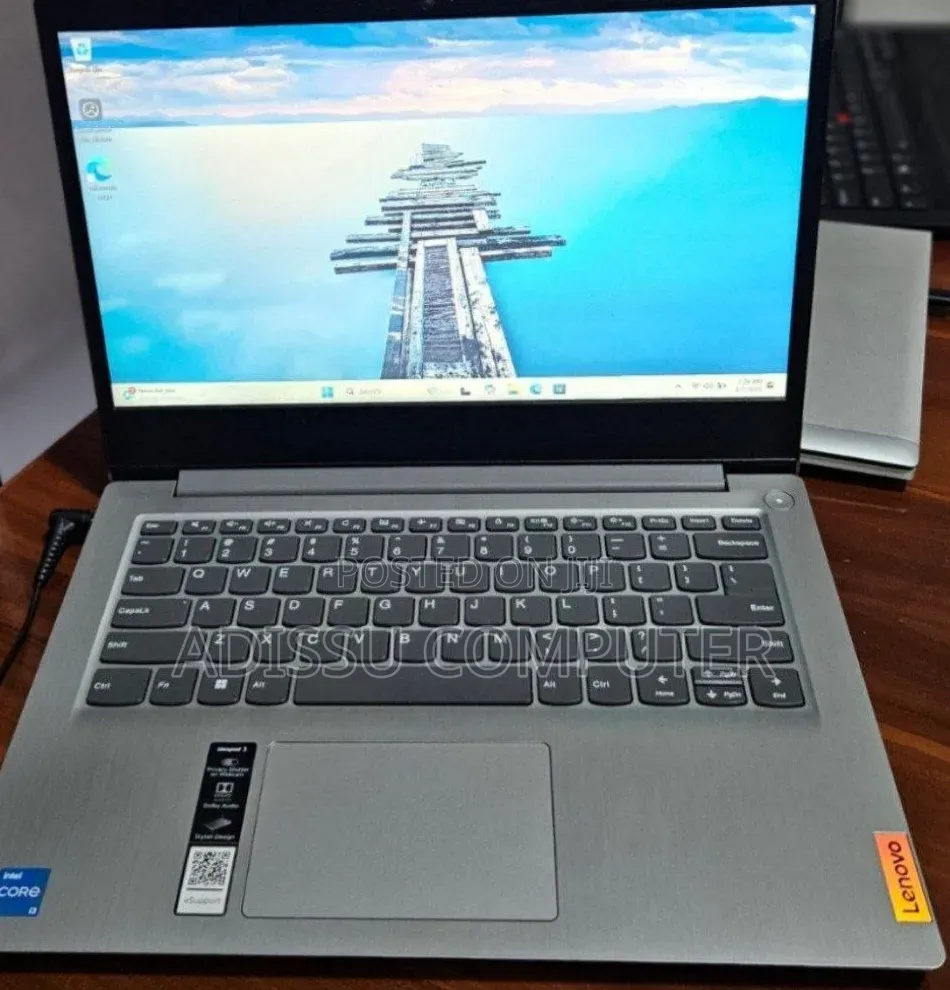 New Laptop Lenovo Legion 5 8GB Intel Core i3 SSD 256GB