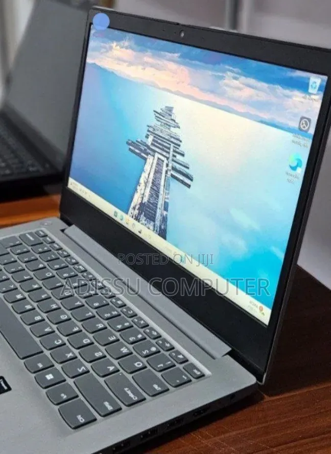 New Laptop Lenovo Legion 5 8GB Intel Core i3 SSD 256GB
