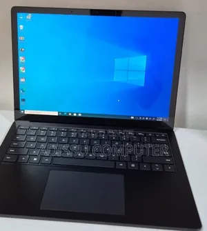 New Laptop Microsoft Surface 8GB Intel Core i5 SSD 256GB