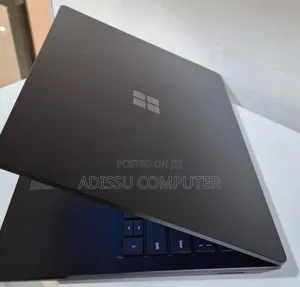 New Laptop Microsoft Surface 8GB Intel Core i5 SSD 256GB