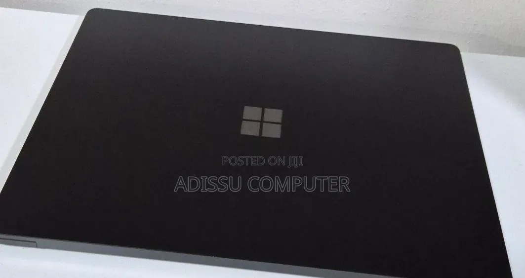 New Laptop Microsoft Surface 16GB Intel Core i7 SSD 512GB