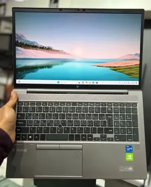 New Laptop HP ZBook Studio 16GB Intel Core i7 SSD 512GB