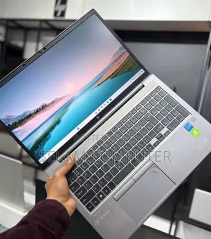 New Laptop HP ZBook Studio 16GB Intel Core i7 SSD 512GB