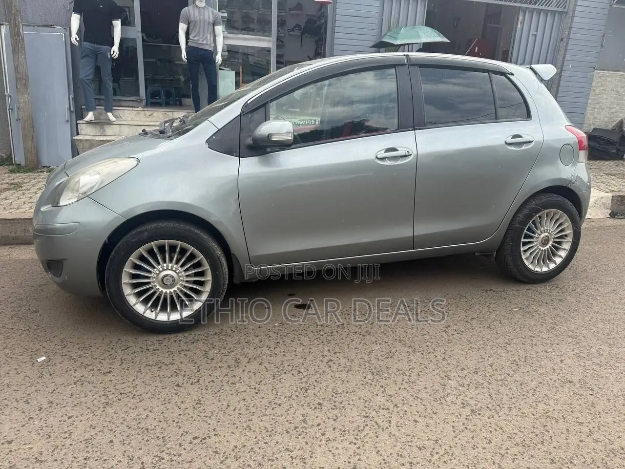 Toyota Yaris 2010 Silver