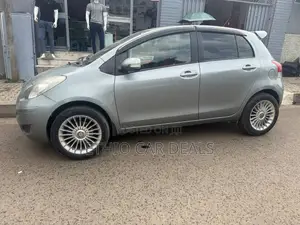 Toyota Yaris 2010 Silver