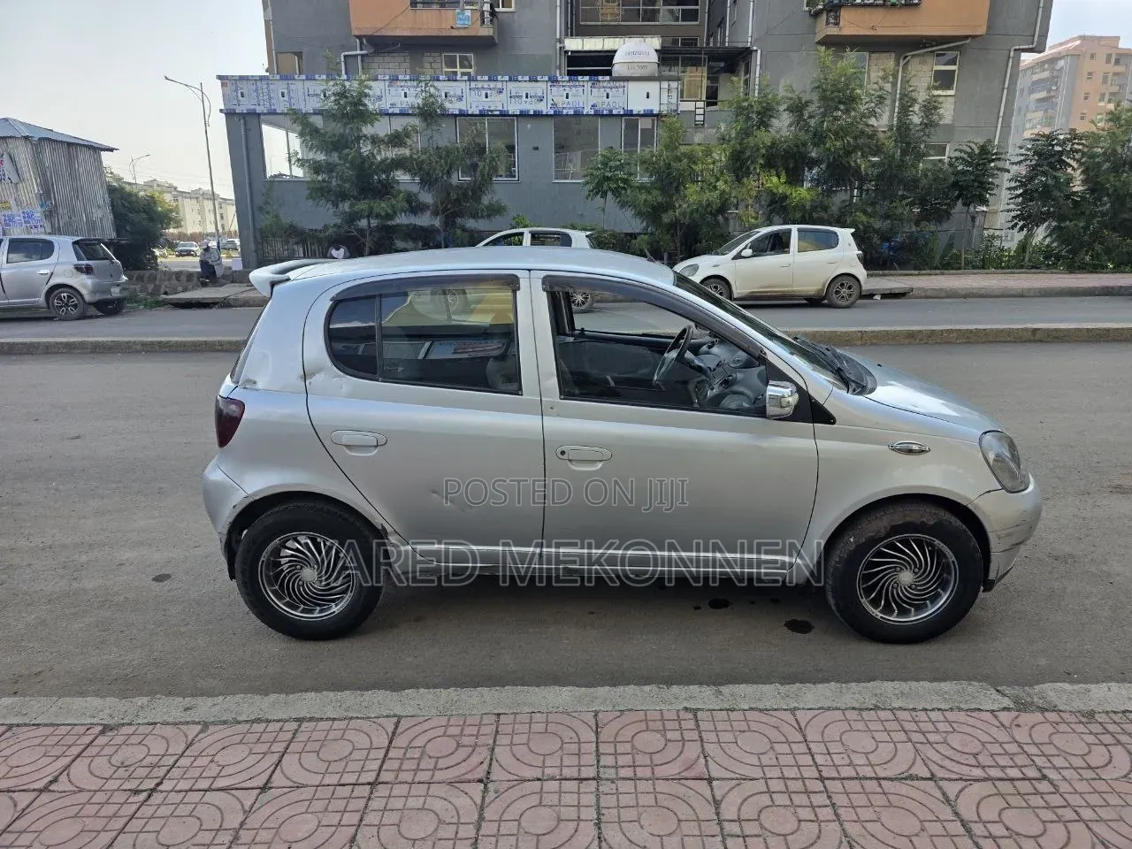 Toyota Vitz 2001 Silver