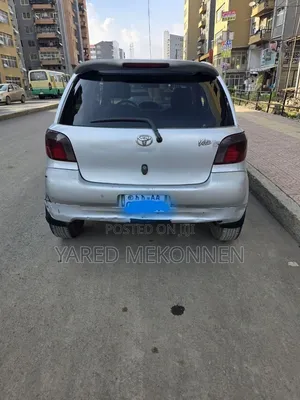 Toyota Vitz 2001 Silver