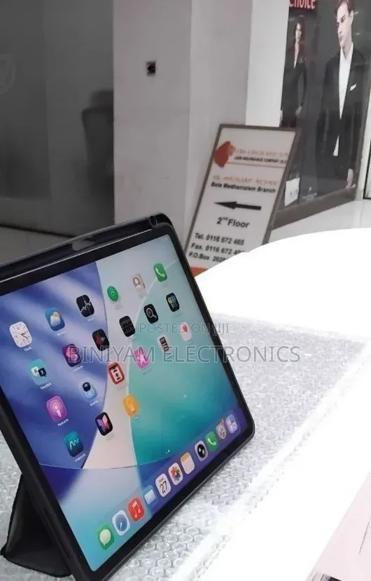 New Apple iPad Pro 12.9 (2020) 1 TB Black