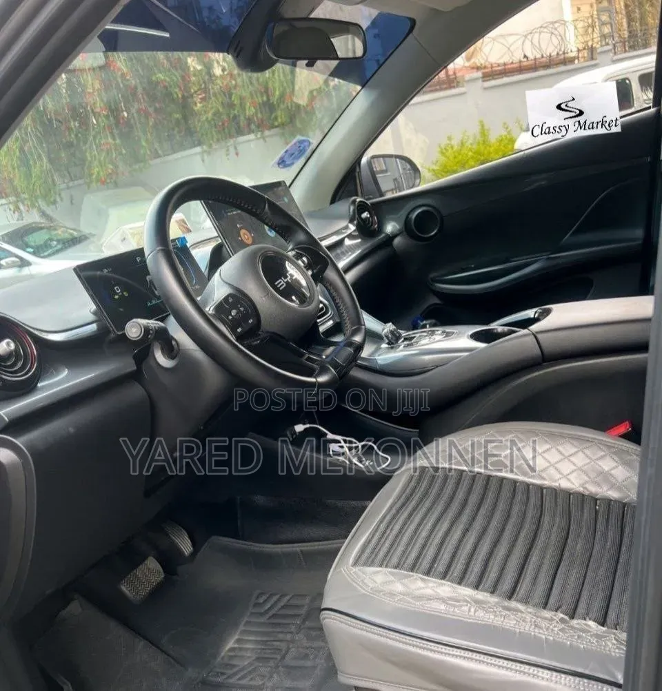 BYD E2 43 kWh 94 hp FWD 2025 Gray