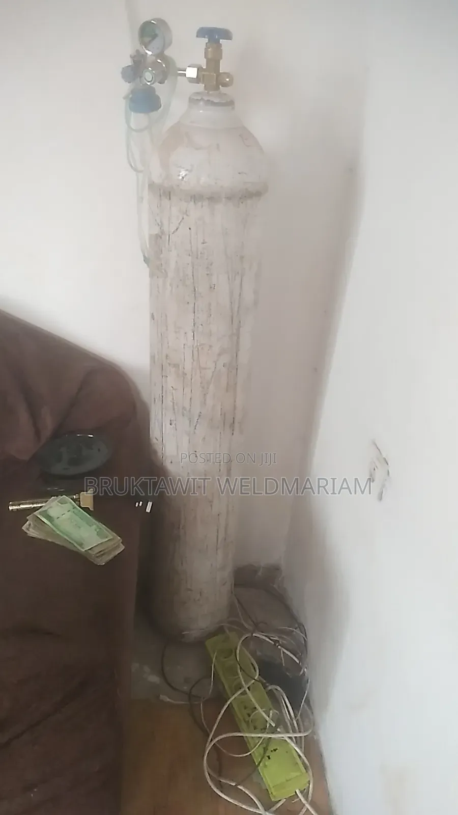 Oxygen Cylinder