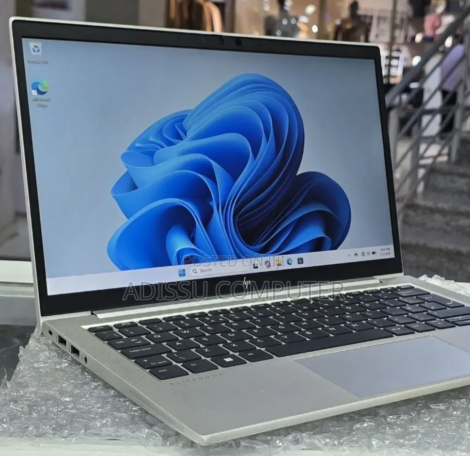 New Laptop HP EliteBook 830 G8 16GB Intel Core i5 SSD 512GB