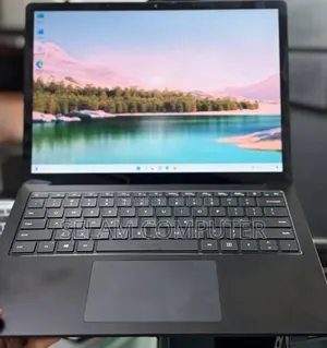 New Laptop Microsoft Surface 16GB Intel Core i7 SSD 512GB