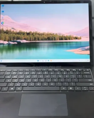 New Laptop Microsoft Surface 16GB Intel Core i7 SSD 512GB