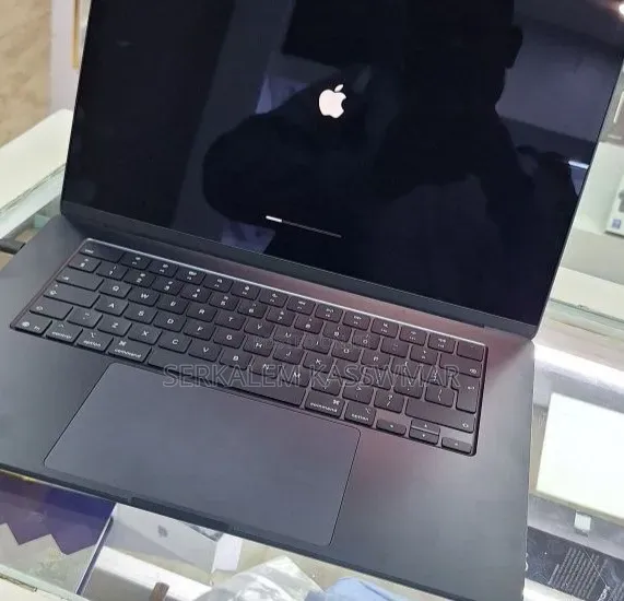 New Laptop Apple MacBook Air 2025 M4 16GB Apple M4 SSD 256GB