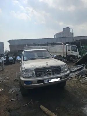 Toyota Land Cruiser 2004 Gold