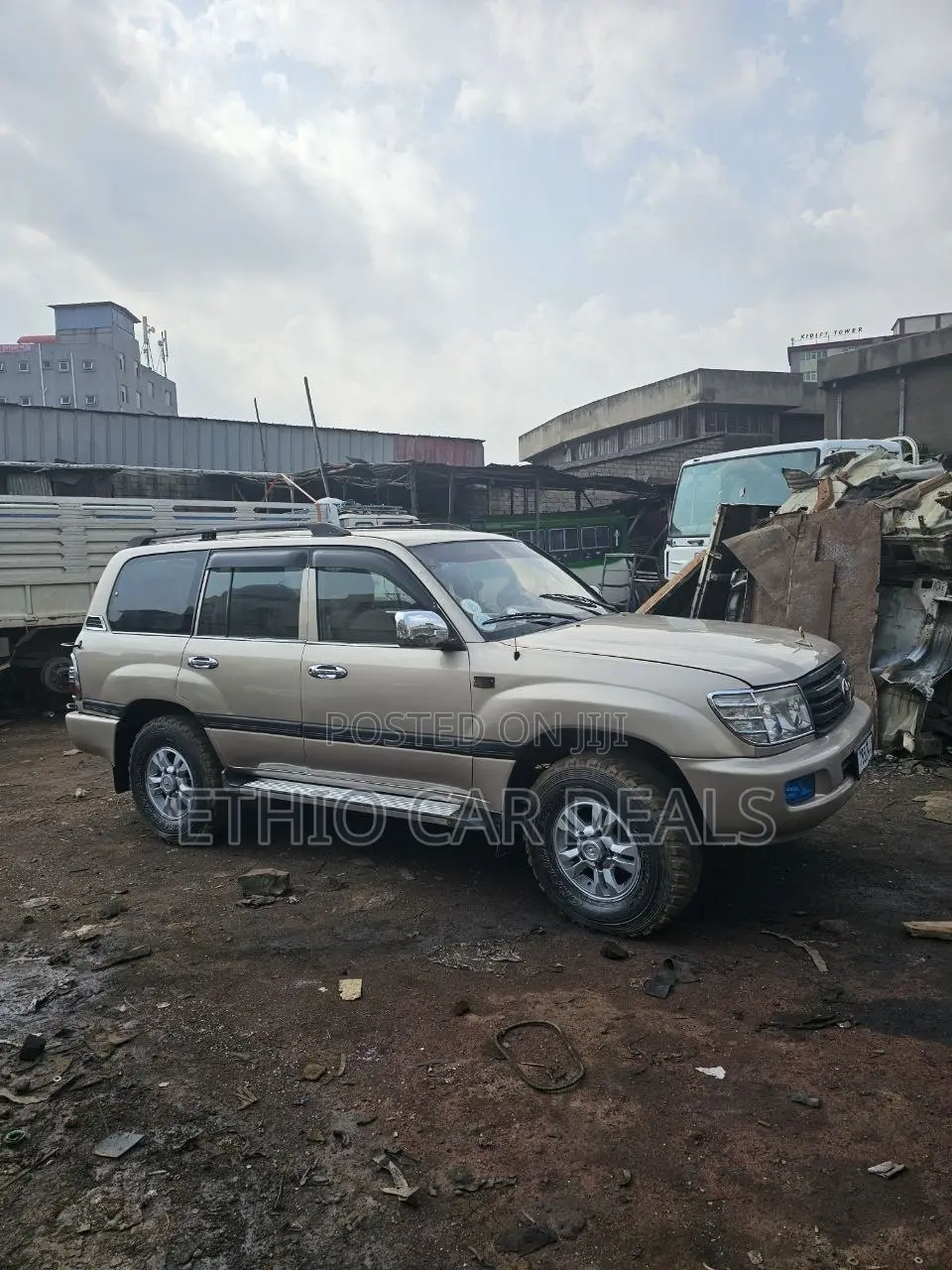 Toyota Land Cruiser 2004 Gold