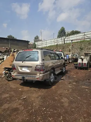 Toyota Land Cruiser 2004 Gold