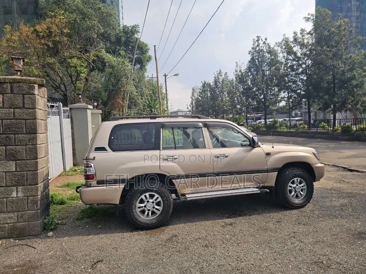 Toyota Land Cruiser 2004 Gold
