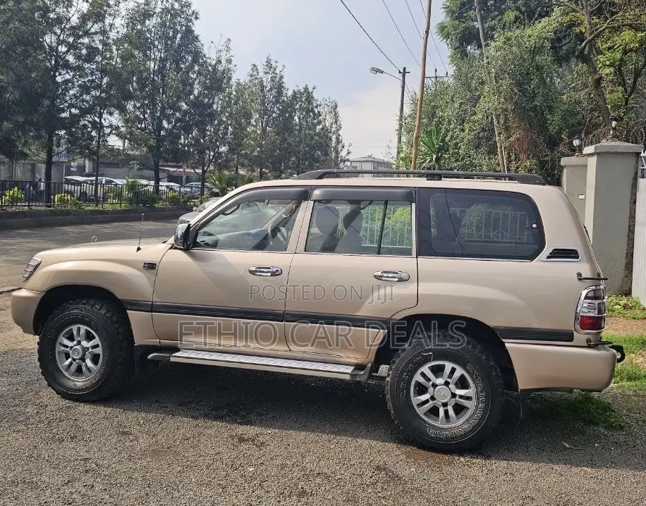 Toyota Land Cruiser 2004 Gold