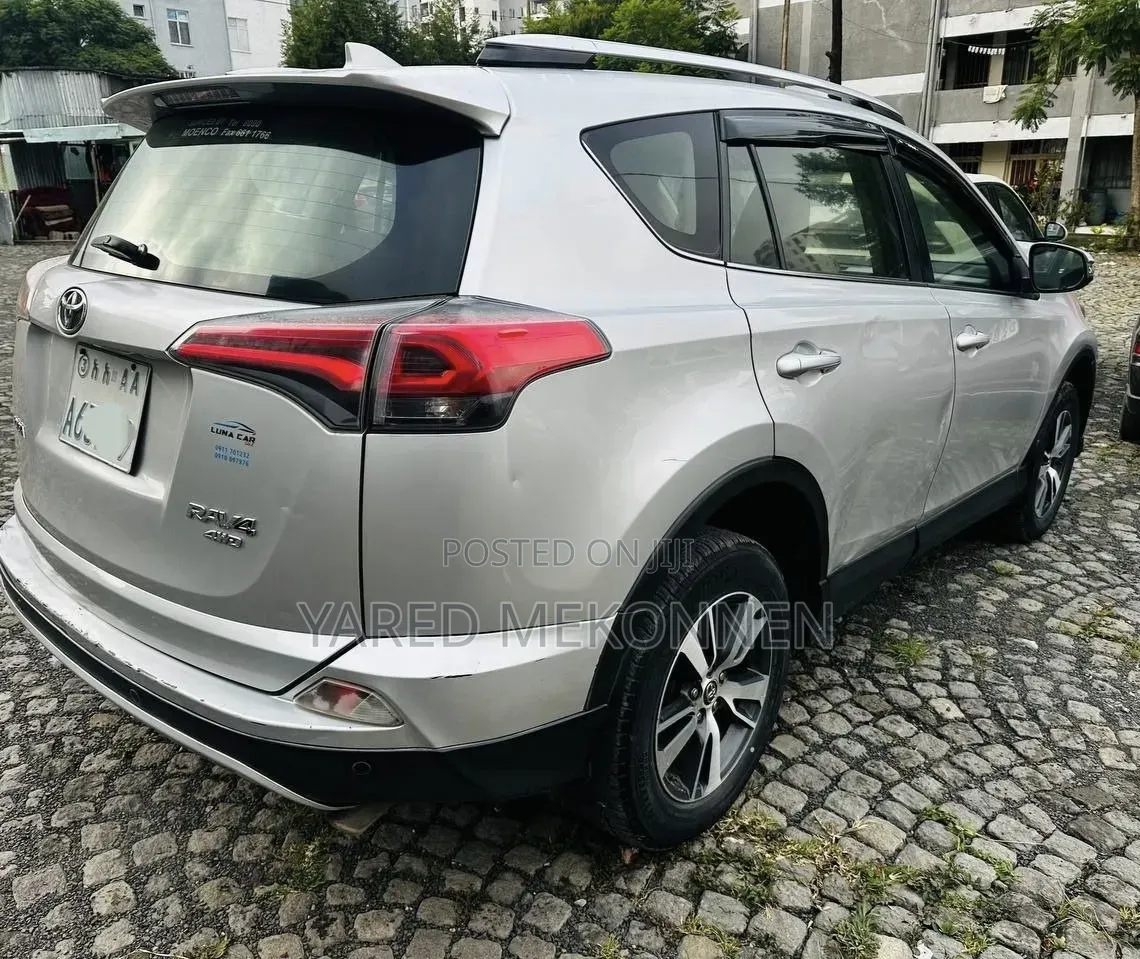 Toyota RAV4 2015 Silver