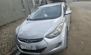 Hyundai Elantra 2013 Silver