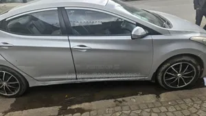 Hyundai Elantra 2013 Silver