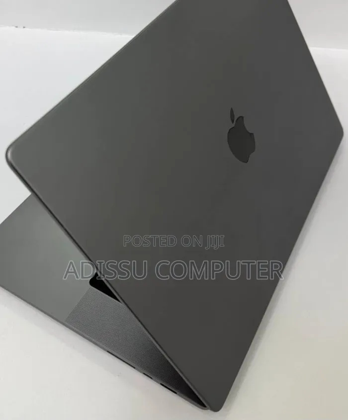 New Laptop Apple MacBook Pro 2019 16GB Apple M1 SSD 1T