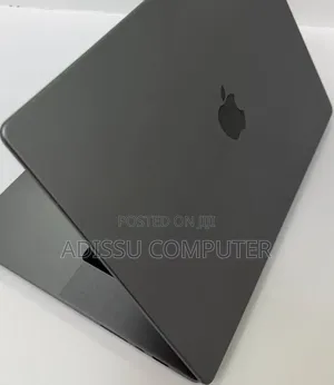 New Laptop Apple MacBook Pro 2019 16GB Apple M1 SSD 1T