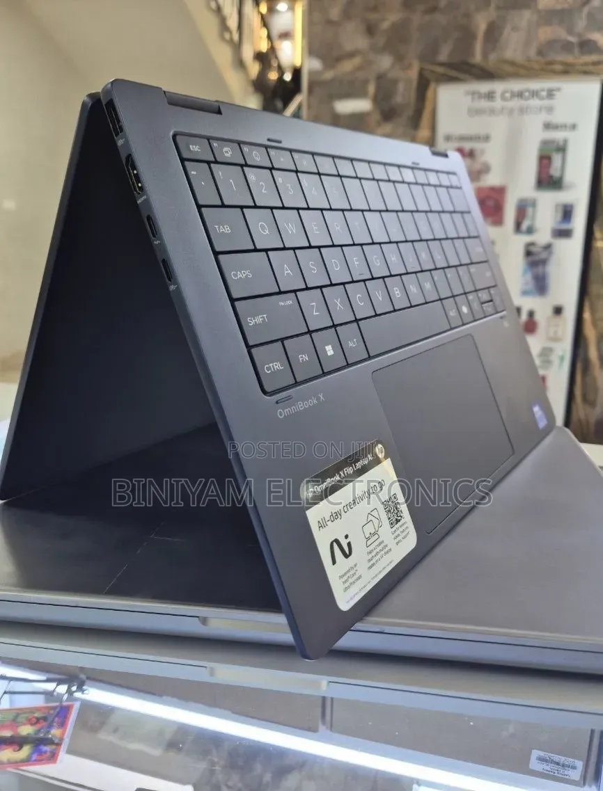 New Laptop HP OmniBook X Flip 14" 16GB Intel Core Ultra 7 SSD 512GB