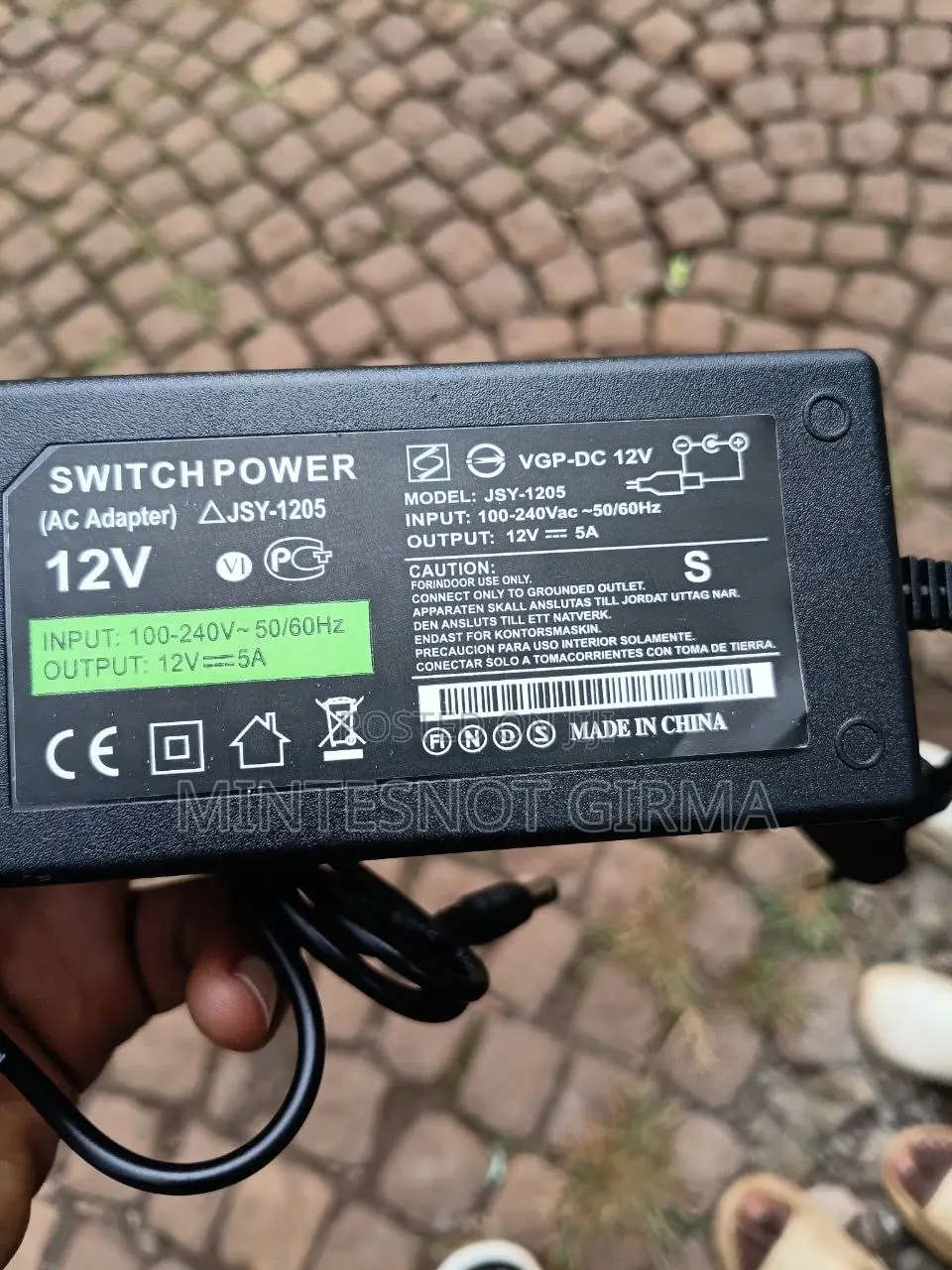 Adapter DC to AC For