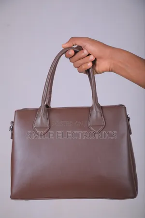 Quality Handbags // Free Delivery