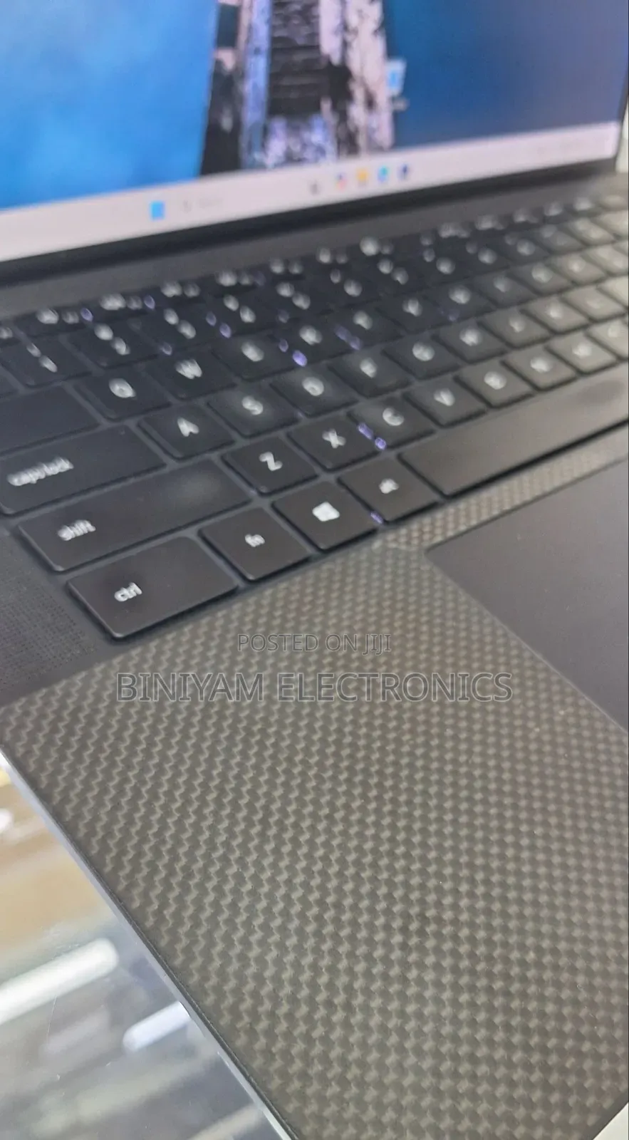 New Laptop Dell Precision 15 3520 16GB Intel Core i7 SSD 512GB