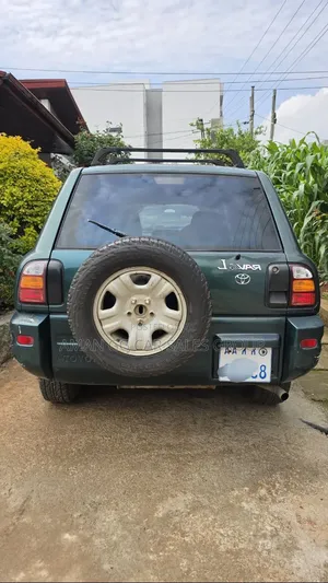 Toyota RAV4 2000 Green