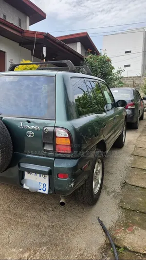 Toyota RAV4 2000 Green