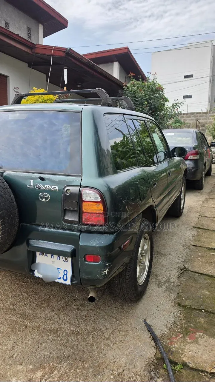 Toyota RAV4 2000 Green