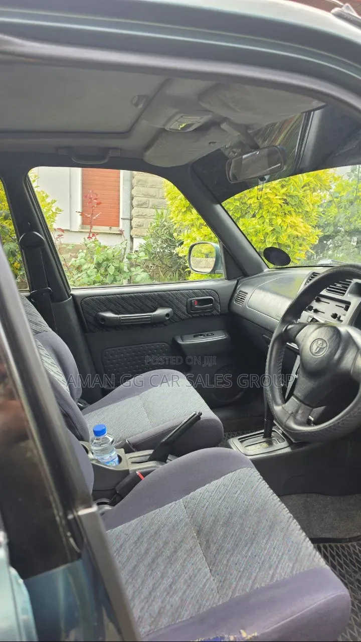 Toyota RAV4 2000 Green