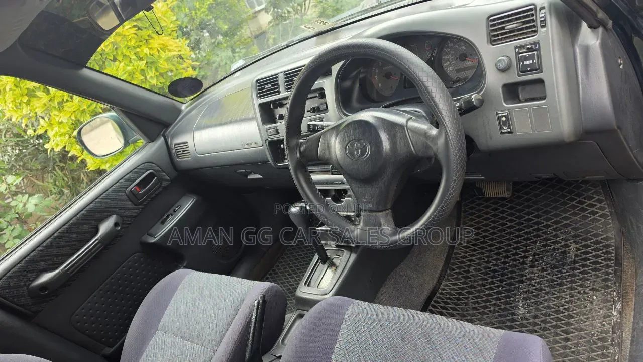 Toyota RAV4 2000 Green