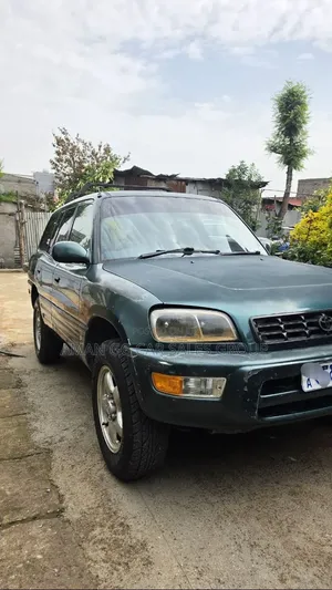 Toyota RAV4 2000 Green