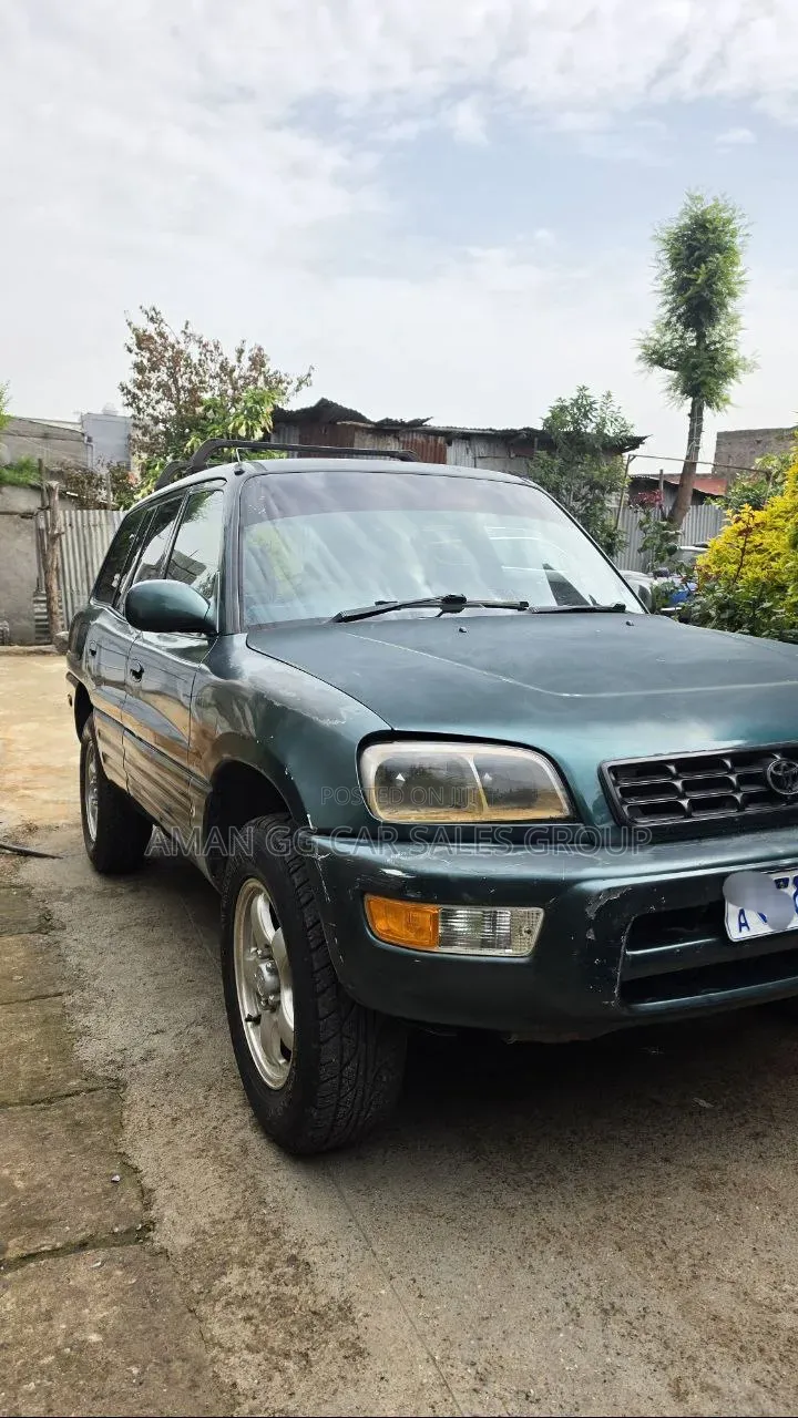 Toyota RAV4 2000 Green