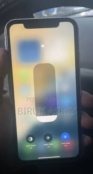 Apple iPhone XR 64 GB White