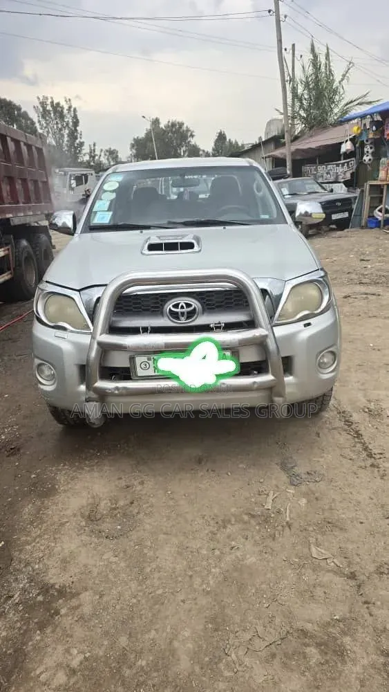Toyota Hilux 2010 Silver