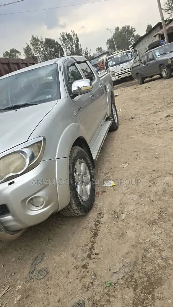Toyota Hilux 2010 Silver