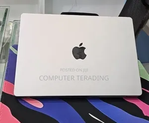 New Laptop Apple MacBook Pro 2023 M3 8GB Apple M3 SSD 512GB
