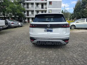 Volkswagen ID.6 2024 White