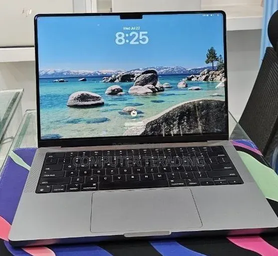 New Laptop Apple MacBook Pro 2023 M3 8GB Apple M3 SSD 512GB