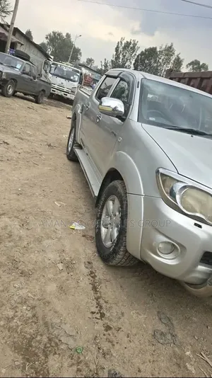 Toyota Hilux 2010 Silver